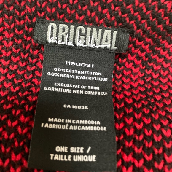 Poncho - Picture 4 of 6